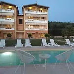 Alex House Aparthotel 3*