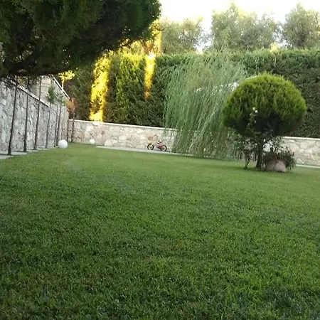 Apartahotel Alex House 3*