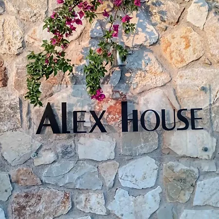 Aparthotel Alex House