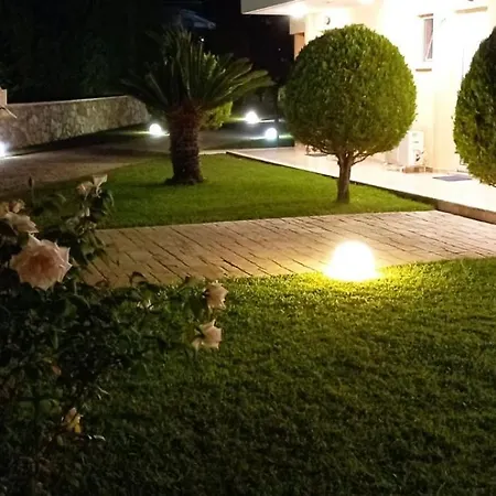 Aparthotel Alex House 3*