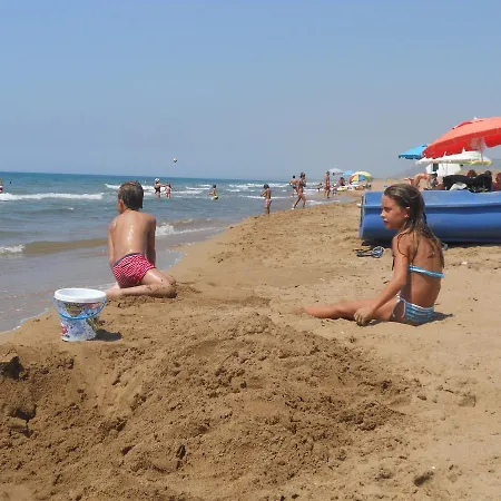 Alex House Aparthotel 3*