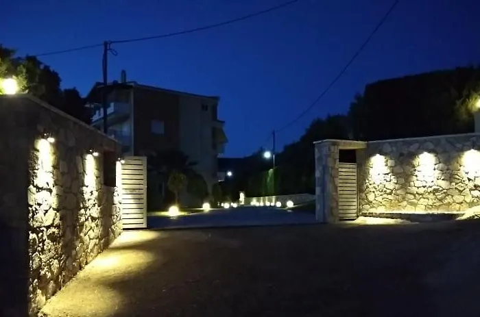 Aparthotel Alex House 3*