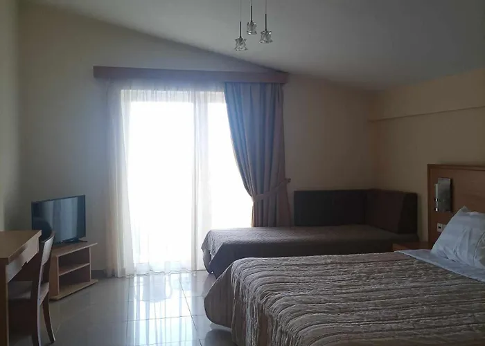 Alex House 公寓式酒店 3*