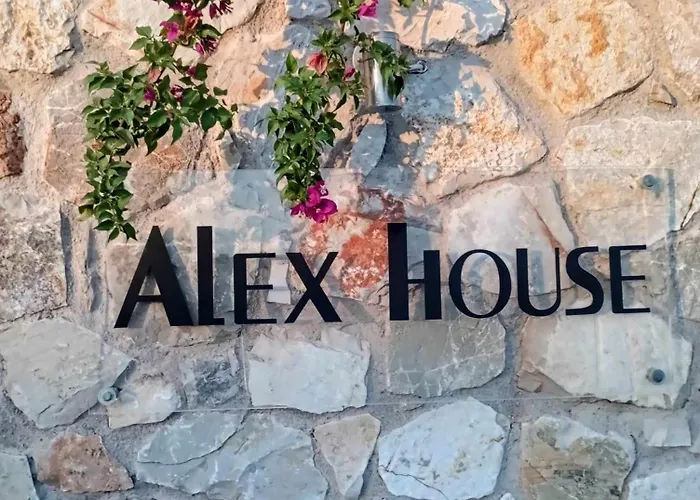 Apart-hotel Alex House